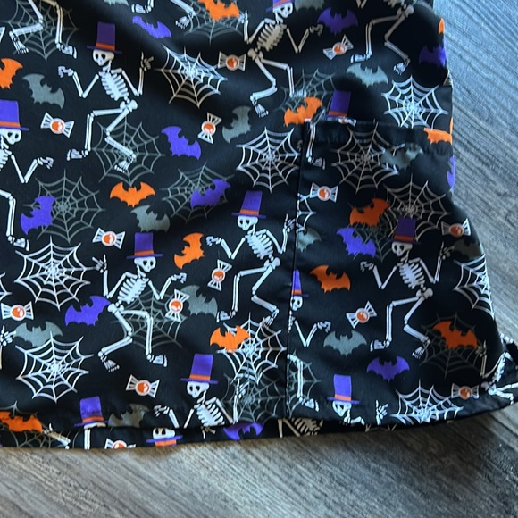 Skeleton scrub top - Picture 3 of 4